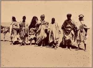 In Salah (naturels du Pays) [étape de la colonne du Tidikelt du commandant d'Eu du 14 et 16 mars 1900'] (Image de propagande coloniale)