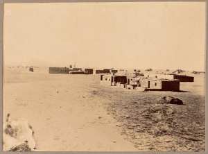 Fort Hassi-Inifel (152 km d'El-Goléa) (Image de propagande coloniale)