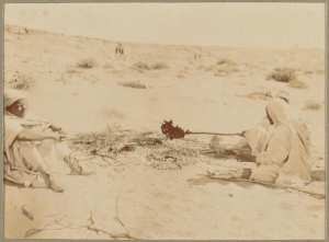 Au pâturage. Cuisson de la viande (Image de propagande coloniale)