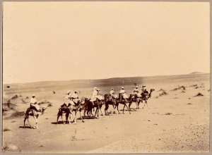 Arrivée à Miribel [étape de la colonne du Tidikelt du commandant d'Eu le 28 février 1900] (Image de propagande coloniale)