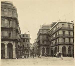 [Alger]. Rue Bab-el-Oued. [...]. (Image de propagande coloniale)
