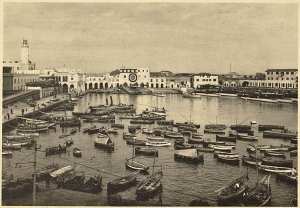 Amirauté d'Alger et ancien port. Les constructions antérieures à la conquête ont été conservées [...]. Port des Torpilleurs et Sport nautique. (Image de propagande coloniale)