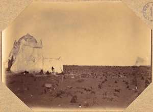 Igli. Le cimetière indigène et le ksour (Image de propagande coloniale)