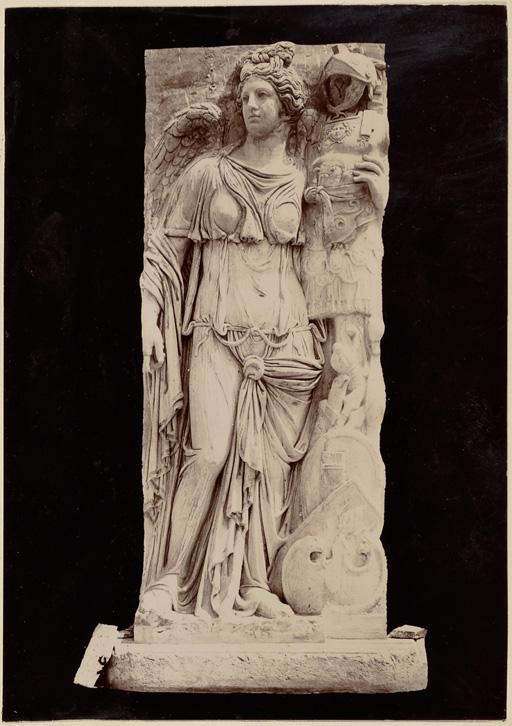 [Sculpture] (Image de propagande coloniale)