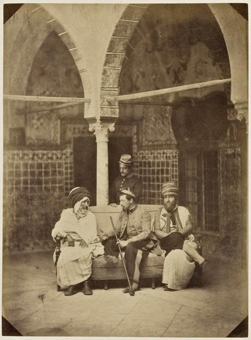 Bou Ariz Ben Gouah, Cheik-El-Arab, capitaine Lucas, Si Amouda, M. Desbarolles (Image de propagande coloniale)