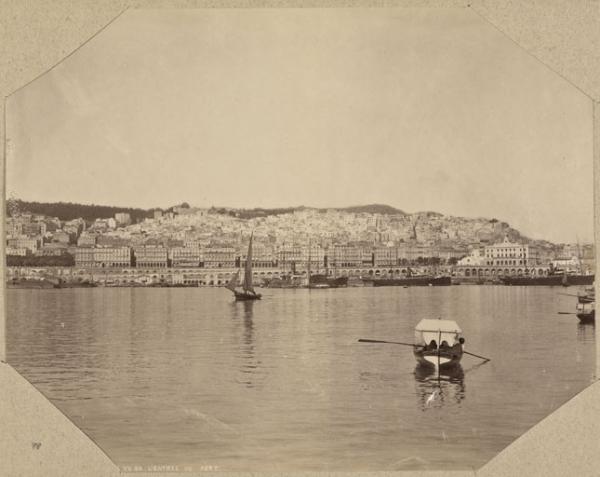 Alger vu de l'entrée du port (Image de propagande coloniale)
