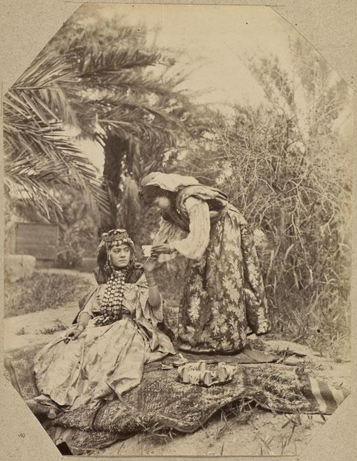 Femme. Ouled Nayl à Biskra (Image de propagande coloniale)