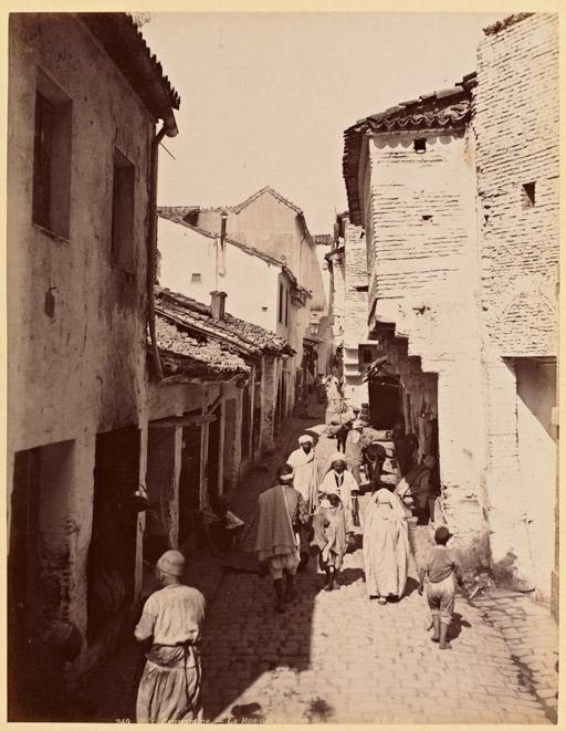 Constantine. La rue des Galettes (Image de propagande coloniale)
