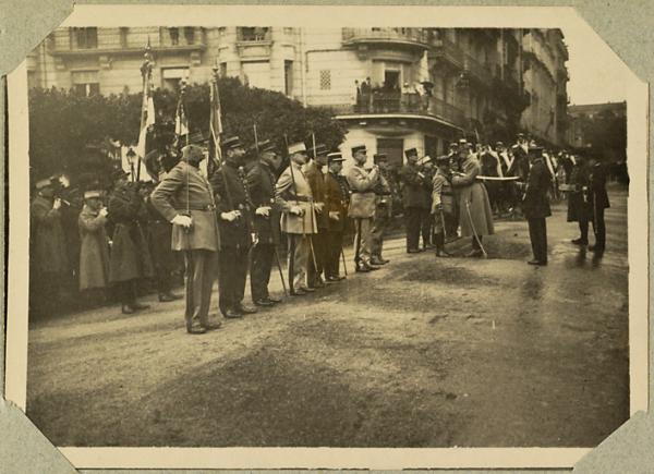 Alger. Croix de commandeur. 11 novembre 1929 (Image de propagande coloniale)