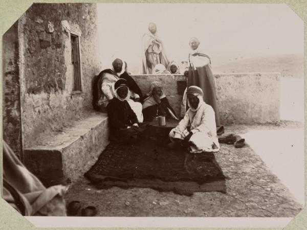 Indezin [venant] de déjeuner (Image de propagande coloniale)