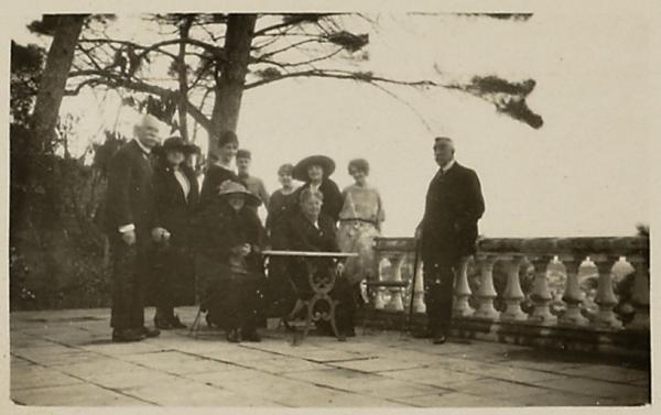 Jules [et le] général Drude [à] Kermoor (Image de propagande coloniale)