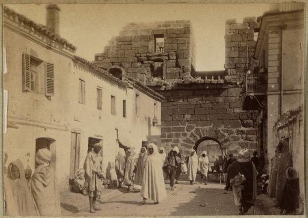 Remparts byzantins à Tebessa (Image de propagande coloniale)