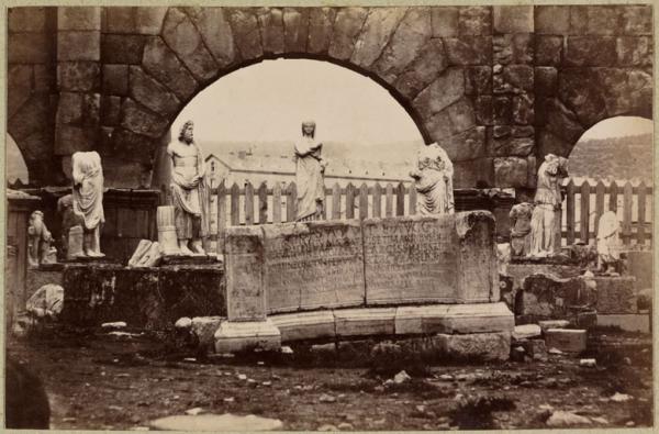 Musée lapidaire dans le praetorium (Image de propagande coloniale)