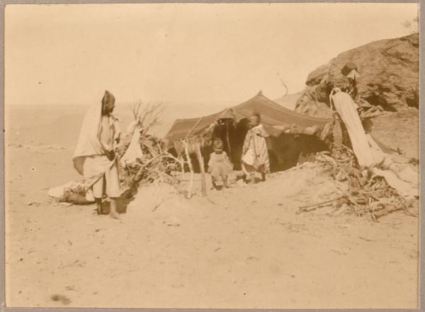 [Nomades] (Image de propagande coloniale)