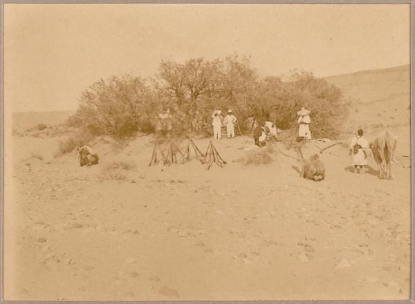 Une halte ! (Image de propagande coloniale)