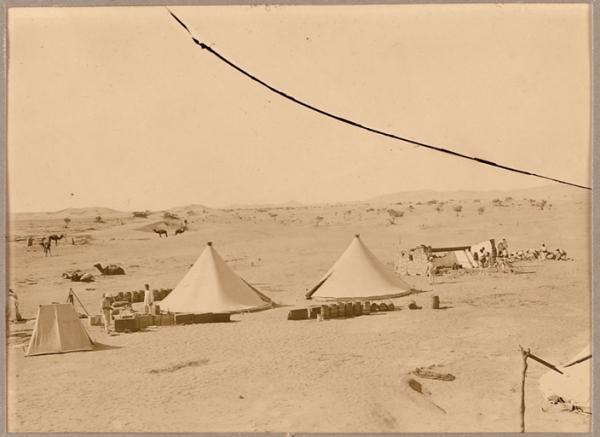 Campement de la mission géodésique Martial (Image de propagande coloniale)