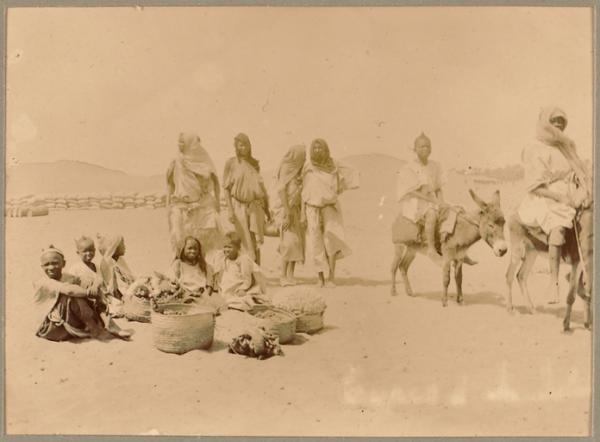 Types d'In-Salah [femmes et enfants] (Image de propagande coloniale)