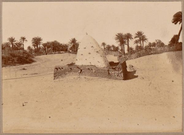 Kouba à Tit [Colonne du Tidikelt du lieutenant-colonel d'Eu 24 mars 1900] (Image de propagande coloniale)