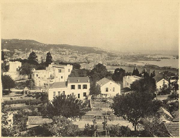 Mustapha.Alger. Mustapha est aujourd'hui [1903] une ville de plus de 32000 âmes, banlieue d'Alger industrielle commerçante [...]. (Image de propagande coloniale)