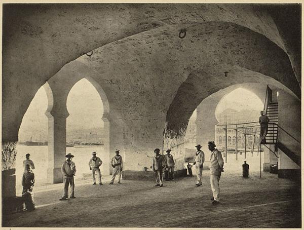 [Alger]. Voûtes de l'Amirauté [...] (Image de propagande coloniale)