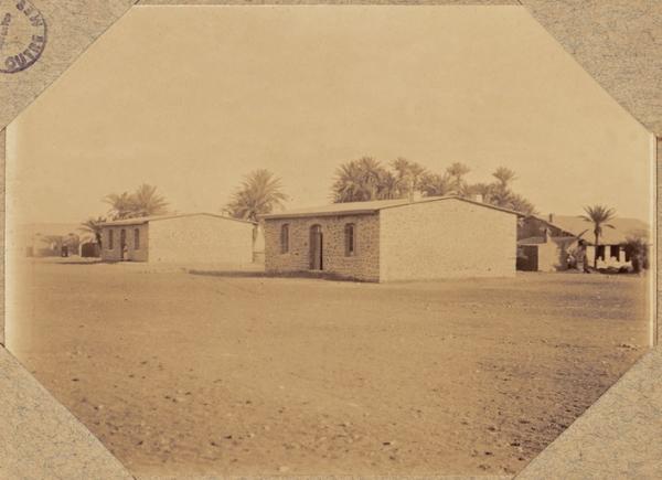 Djenan-ed-Dar. Cercle des officiers en construction (Image de propagande coloniale)