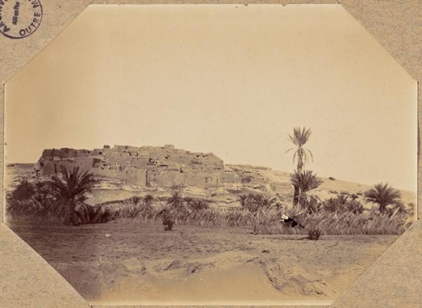 Mazzert. Le ksour. Vue générale (Image de propagande coloniale)