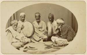 [Musiciens] (Image de propagande coloniale)