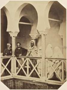 Biskris et trois mauresques au balcon (Alger) (Image de propagande coloniale)