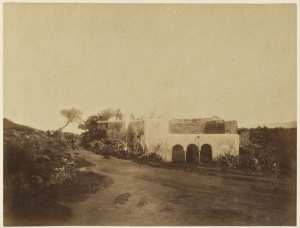 Ruines d'un ancien fort et Kouba à Bouzaréa (Alger) (Image de propagande coloniale)