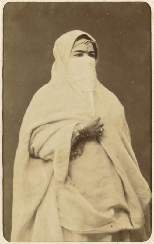 [Femme] (Image de propagande coloniale)