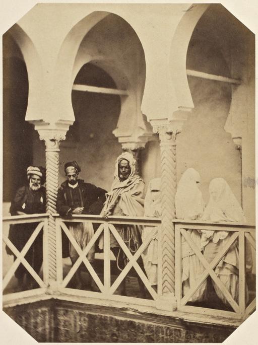 Biskris et trois mauresques au balcon (Alger) (Image de propagande coloniale)