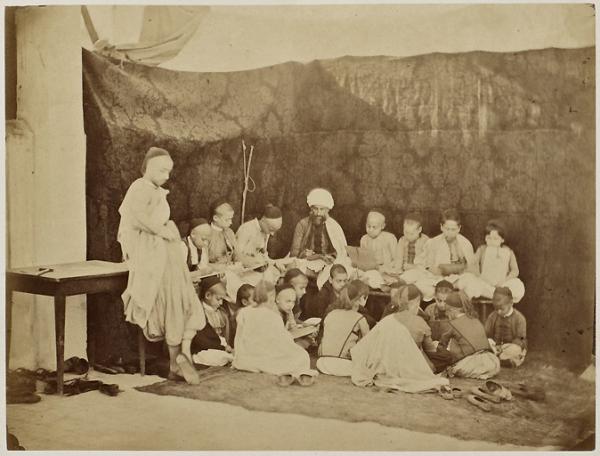 Meecid, école arabe (Alger) (Image de propagande coloniale)