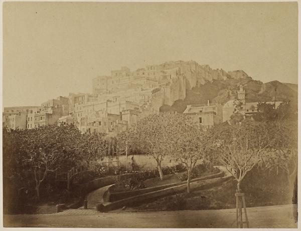 Mosquée Sidi-Abd-el-Rahman et remparts d'Alger (vue prise de la route) (Image de propagande coloniale)