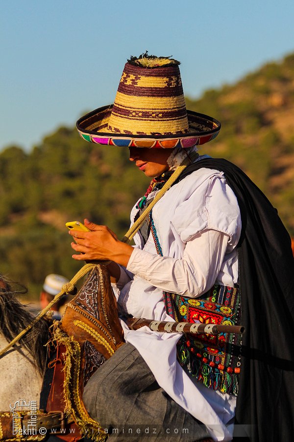 Beau cavalier avec sa belle tenue