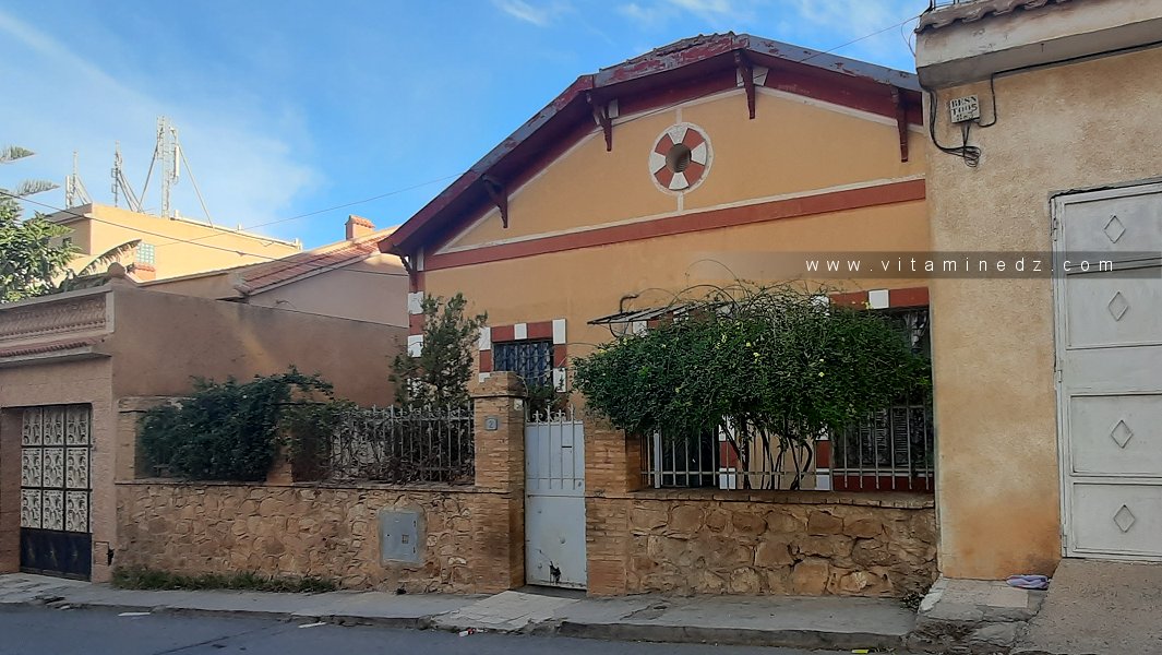 Belle petite maison de style colonial à Tlemcen
