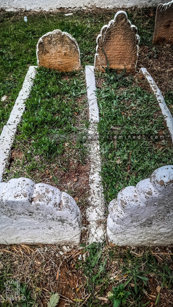 Anciennes tombes au cimetière de Sidi Tahar, Tlemcen
