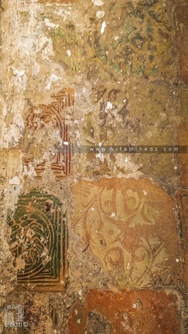 Anciens carreaux de faïence au Mausolée de Sidi Boumediene (Tlemcen)