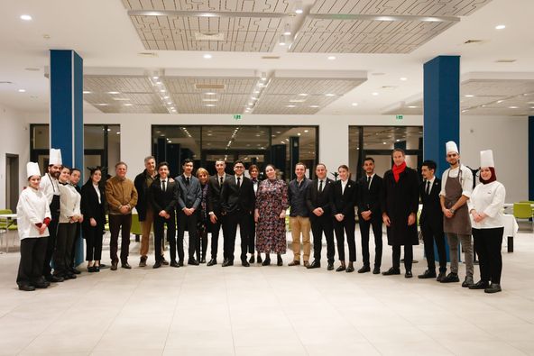 Institut français d'Algérie à Oran X ESHRA Oran.