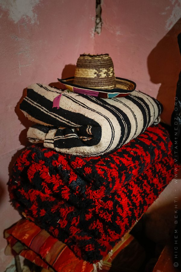 Couverture en laine (bourabah) indispensable pour contrer le froid des steppes d'El Bayadh