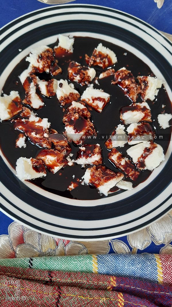 Errob (confiture ou sirop de dattes) avec du beurre