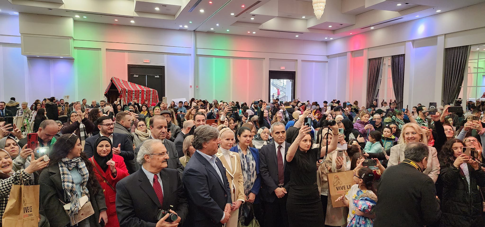 إفتتاح الطبعة الأولى لصالون الثقافة الجزائرية بكندا