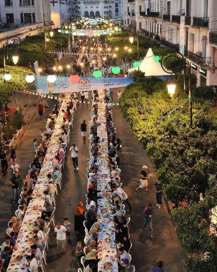 عودة الافطار جماعي وسط الجزائر العاصمة