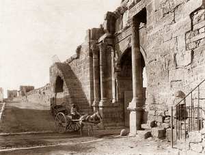 La principale porte ce thevest avait été ménagée dans l’arc de Caracalla