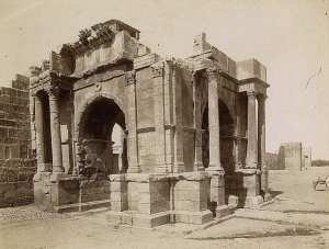 La principale porte ce thevest avait été ménagée dans l’arc de Caracalla