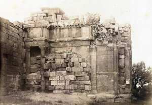 Ancienne photo de l'arc de Caracalla à Tebessa