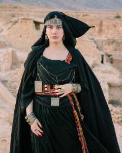 #الملحفة_الشاوية_الجزائرية #الحلي_الجزائري_التقليدي #الجبين_الجزائري ...