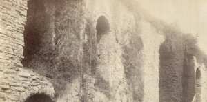 Une rare photo d'une partie de l'aqueduc romain de médéa (bab lakwass) en 1856