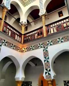 يتكون المعلم من عدة قصور وفضاءات (قصر 18، قصر 23، قصر 17)، السباط، البطارية، بيوت الصيادين، جامع قاع السور ومسار الدورية.