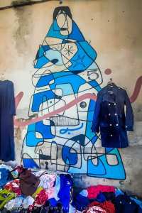 Grafitti à Alger en plein milieu d'un Marché populaire