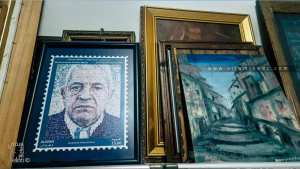 Boutique et Portrait de Mr Laroui